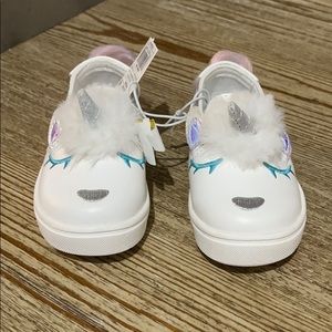 Toddler girl’s shoes
